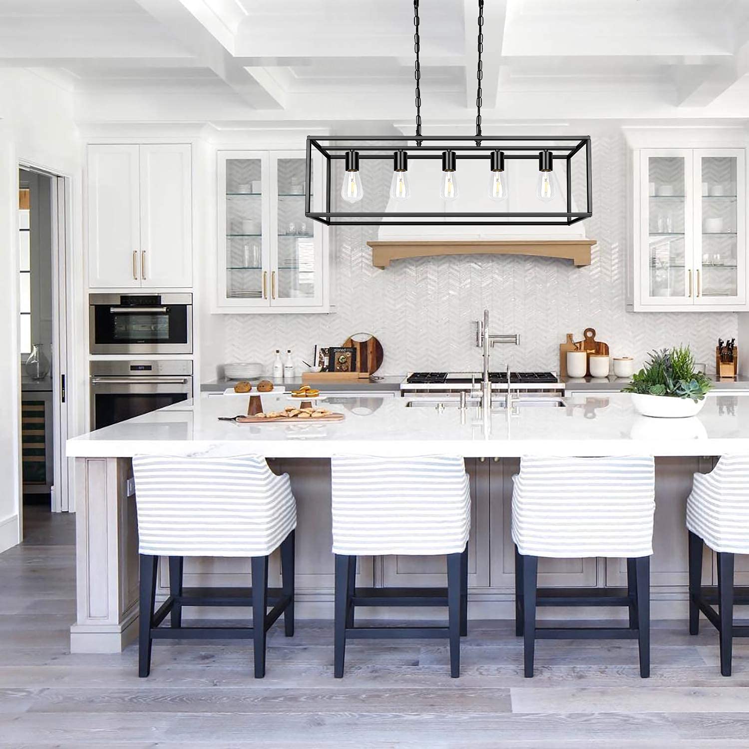 Five-Bulb Long Island Pendant Light for Kitchen Island – Modern Black Metal Frame, Elongated Design Brightens Stylish Kitchen Interiors